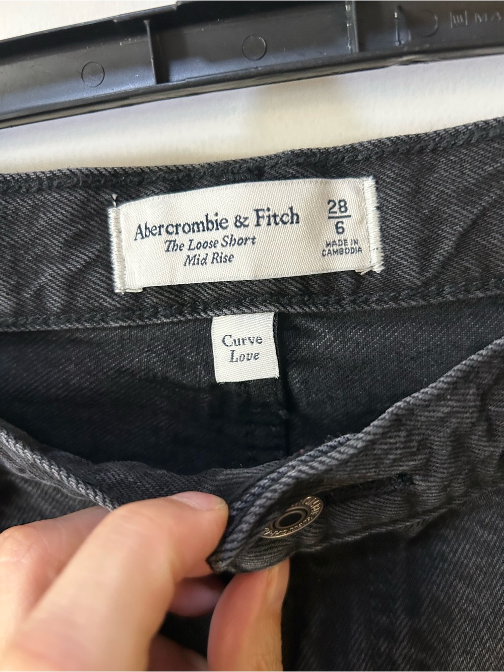 Abercrombie & Fitch Curve Love Loose Mid Rise Short Size 28/6 - Picture 2 of 5